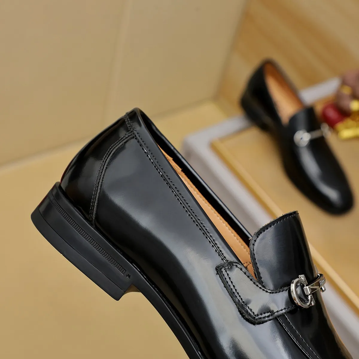 Men's Men's Shoes 260 Ferragamo [Ferragamo] top imported suit men's shoes 💯Original copy of the official website, product materials: selected imported embossed calfskin + luxury hardware buckle accessories ~ imported water-dyed cow 🐂 leather lining. Strong three-dimensional visual effect, original combination outsole, multiple colors available😘 Size: 38-45